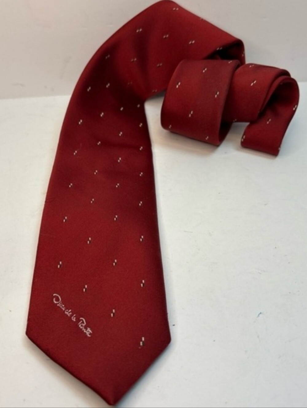 Vintage Oscar de la Renta Burgundy Red Micro Dot Silk Blend Skinny Tie 59"